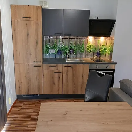 Ek - Living Tiny Studio, 2 Personen - 550 M Zur Spieljochbahn - Zillertal Apartment Fuegen